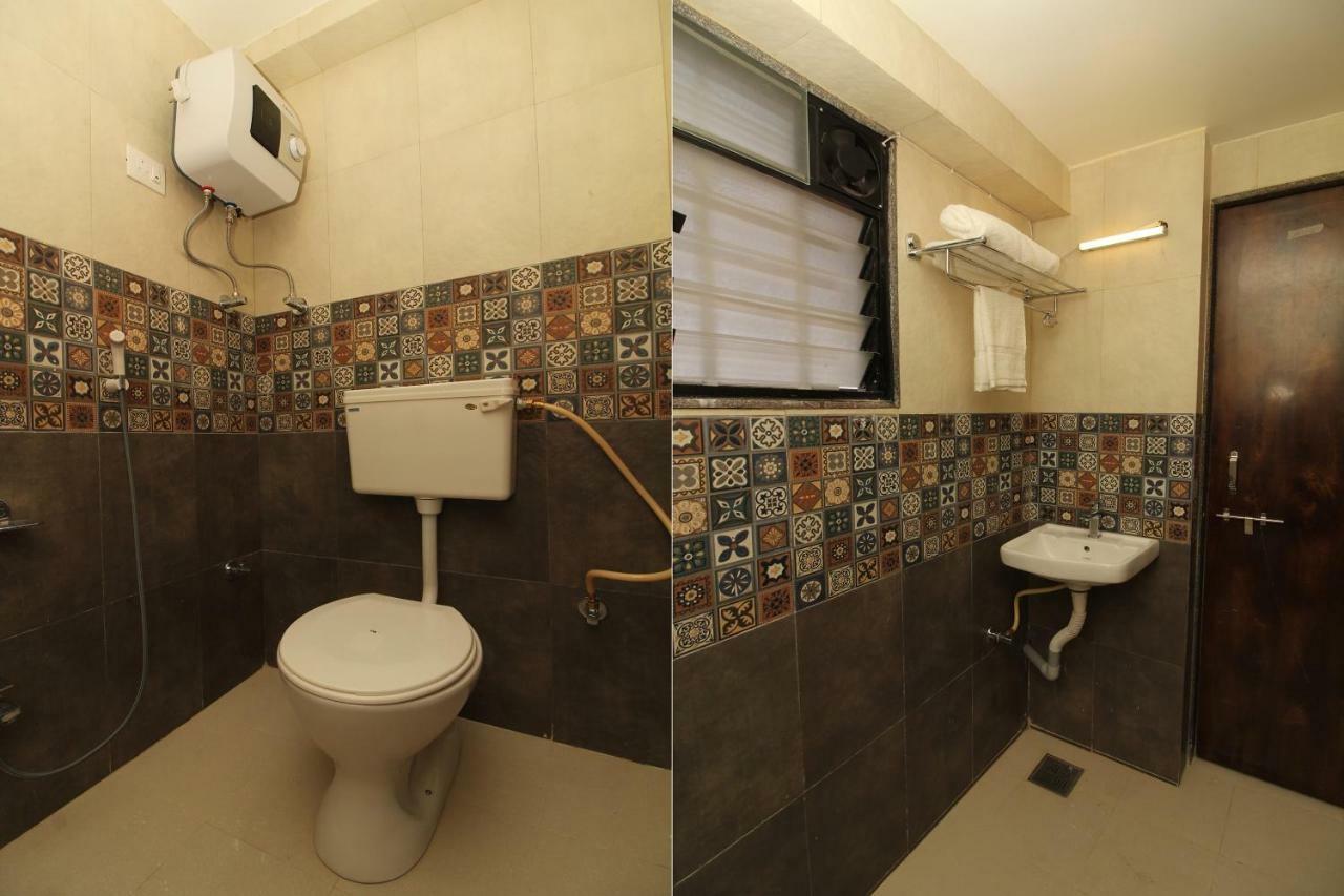 Oyo 37468 Nisha Lodging Hotel โซลาปูร์ ภายนอก รูปภาพ